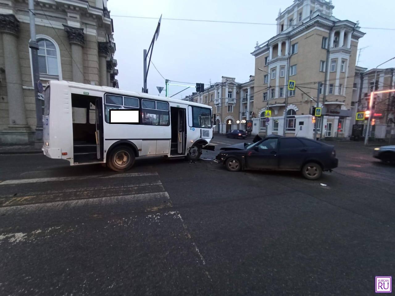 В центре Кургана произошло смертельное ДТП